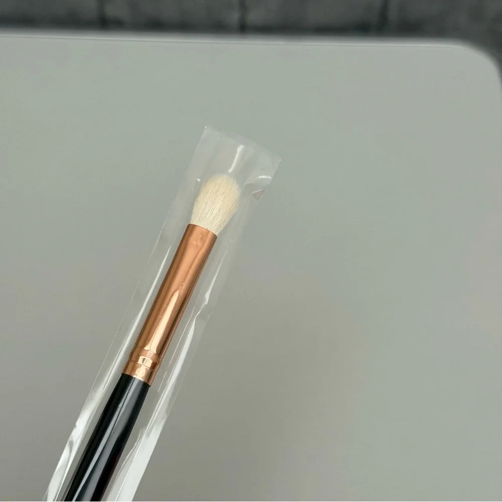 Morphe | Makeup Brushes Set with Copper and Black Handles , New - Picture 6 of 8